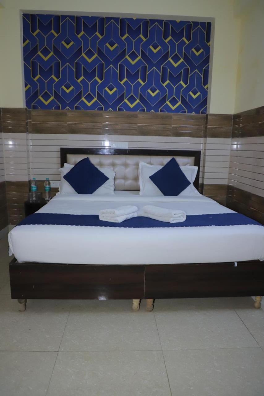Hotel Aditya Residency Near Sector 63 Metro Station Noida Esterno foto
